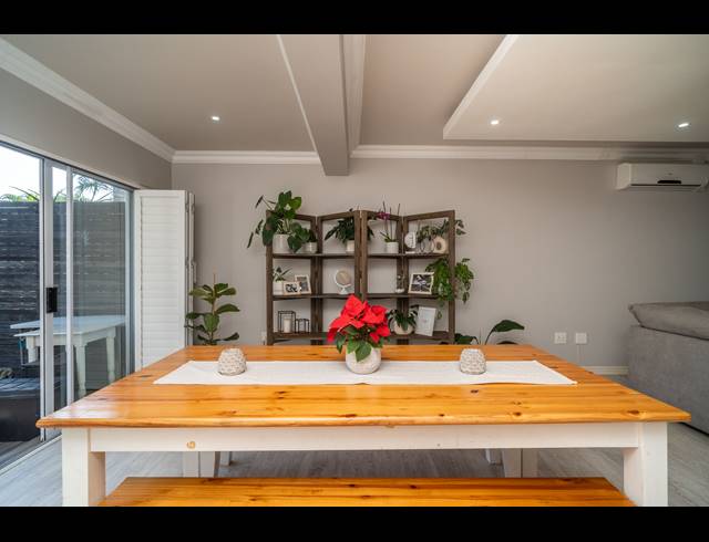 2 BEDROOM DUPLEX FOR SALE IN UMHLANGA CENTRAL